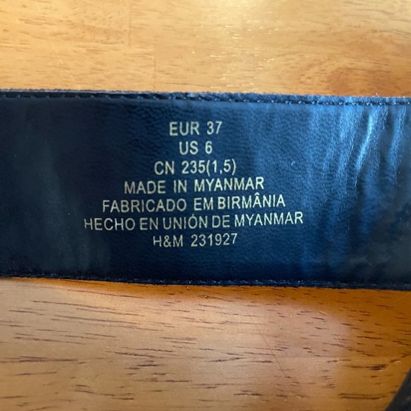 NWOT Size 37 H&M black suede-like sandals with adjustable buckle - Picture 7 of 7